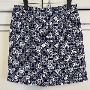 Blue and white patterned J Crew skirt with pockets. Size 0